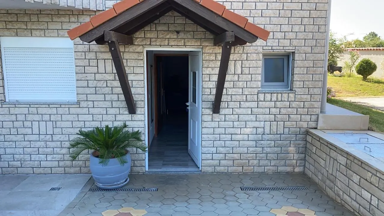 Apartments Ban Galižana