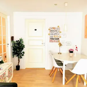  Apartment 300 Meter Walk To Lego House - 80m2 Two Bedroom With Garden - Unit B Dänemark